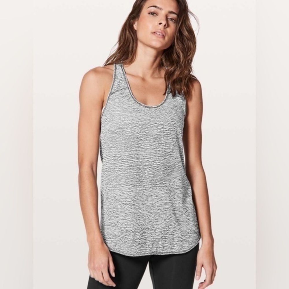Lululemon Essential Tank
Sheer Luon Pebble Jacquard White Black